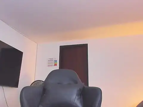 Snapshot of RJBarto chatting on September 2025 08:20:01 PM RJBarto online show from September 2025 08:20:01 PM