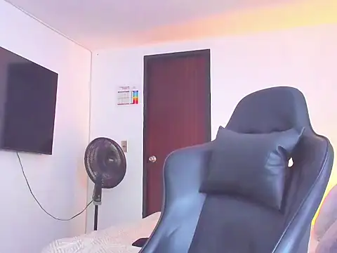 Snapshot of RJBarto chatting on September 2025 07:27:02 PM RJBarto online show from September 2025 07:27:02 PM