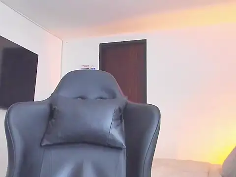 Snapshot of RJBarto chatting on September 2025 07:28:02 PM RJBarto online show from September 2025 07:28:02 PM