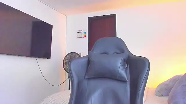 Snapshot of RJBarto chatting on September 2025 08:47:01 PM RJBarto online show from September 2025 08:47:01 PM