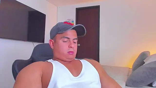 Snapshot of RJBarto chatting on October 2025 03:14:02 AM RJBarto online show from October 2025 03:14:02 AM