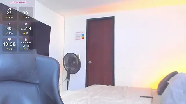 Snapshot of RJBarto chatting on October 2025 07:35:02 PM RJBarto online show from October 2025 07:35:02 PM