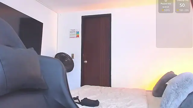 Snapshot of RJBarto chatting on October 2025 06:21:01 PM RJBarto online show from October 2025 06:21:01 PM