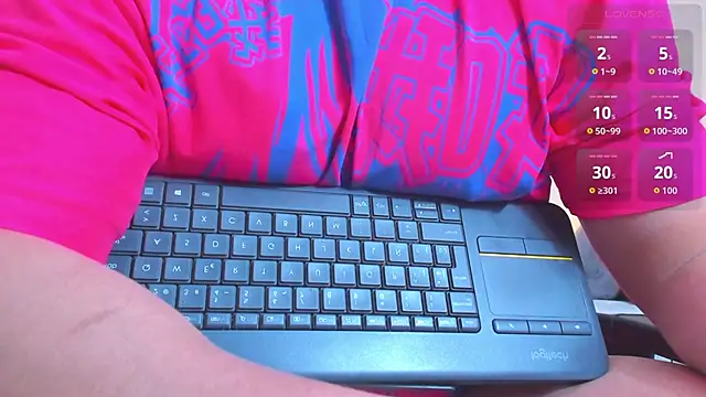 Snapshot of RJBarto chatting on December 2025 12:31:02 AM RJBarto online show from December 2025 12:31:02 AM