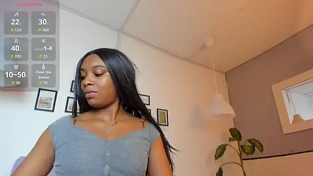 Coco joness online show from November 2025 08:51:01 PM