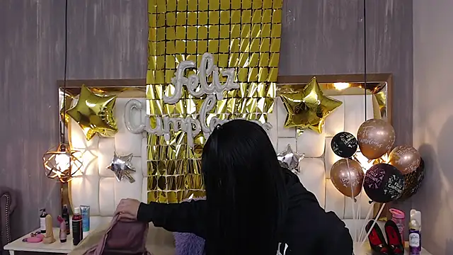 Snapshot of Foxxy_Doll chatting on October 2025 02:37:02 PM Foxxy Doll online show from October 2025 02:37:02 PM