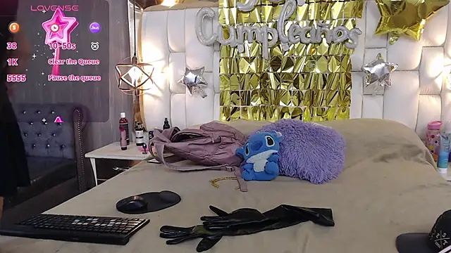 Snapshot of Foxxy_Doll chatting on October 2025 03:02:02 PM Foxxy Doll online show from October 2025 03:02:02 PM