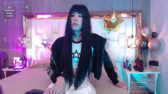 Snapshot of Foxxy_Doll chatting on November 2025 04:29:01 PM Foxxy Doll online show from November 2025 04:29:01 PM