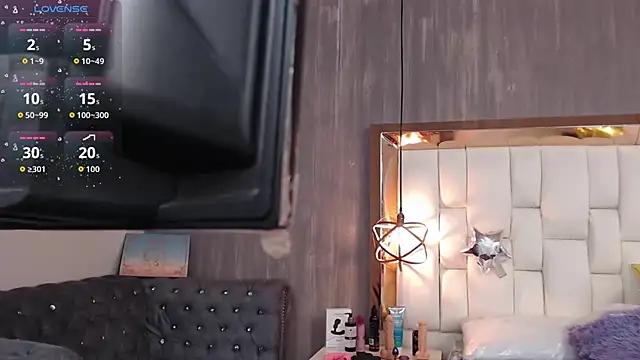 Snapshot of Foxxy_Doll chatting on November 2025 09:13:02 PM Foxxy Doll online show from November 2025 09:13:02 PM