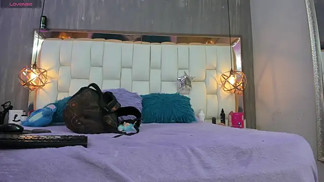 Foxxy Doll online show from April 2026 02:53:01 PM