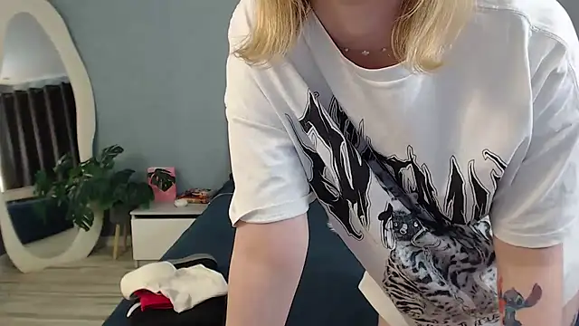 Snapshot of Natalee_Love chatting on April 2026 04:46:01 AM Natalee Love online show from April 2026 04:46:01 AM