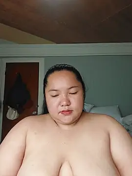 LianaCruzado online show from May 2026 02:20:02 AM