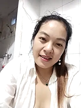 Snapshot of naop04 chatting on October 2025 10:37:02 AM naop04 online show from October 2025 10:37:02 AM