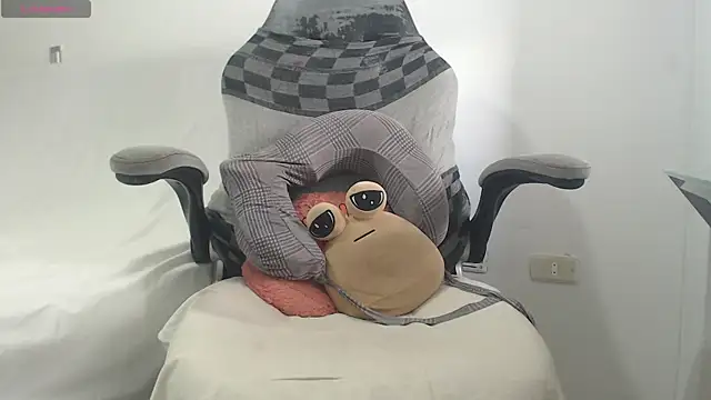 Snapshot of mia_duvall chatting on October 2025 03:03:01 PM mia duvall online show from October 2025 03:03:01 PM