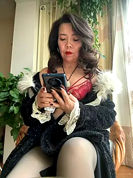 anna yngs online show from November 2025 08:57:01 AM