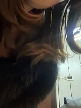 anna yngs online show from December 2025 02:04:02 PM