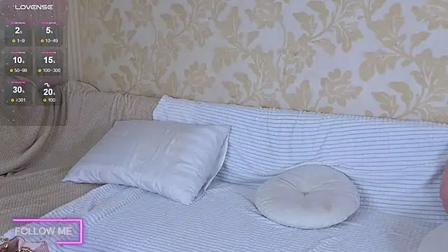 Angell Wild online show from October 2025 01:01:02 PM