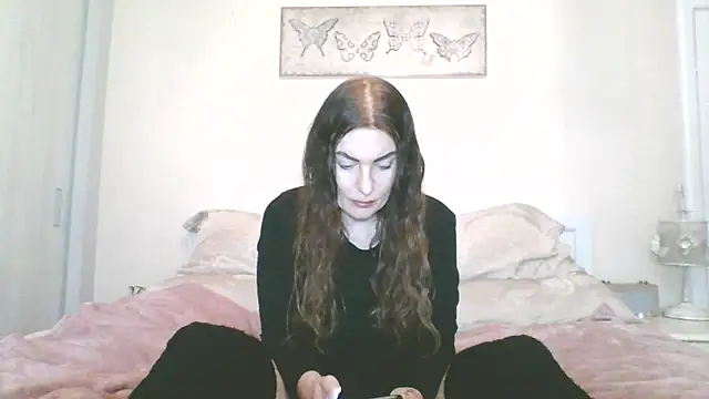 EllaKent online show from February 2026 03:33:02 PM