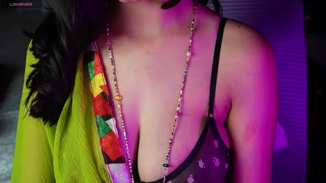 Snapshot of NidhiChandra chatting on March 2026 09:21:02 AM NidhiChandra online show from March 2026 09:21:02 AM