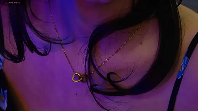 Snapshot of NidhiChandra chatting on April 2026 05:40:02 PM NidhiChandra online show from April 2026 05:40:02 PM