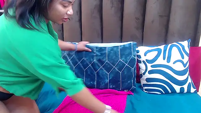 Snapshot of AfricanQueenxx40 chatting on November 2025 07:34:02 PM AfricanQueenxx40 online show from November 2025 07:34:02 PM