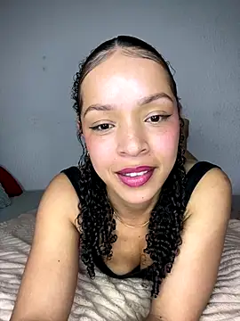 Yasmin777  online show from December 2025 10:05:01 PM