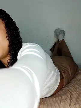 Yasmin777  online show from December 2025 12:38:02 AM