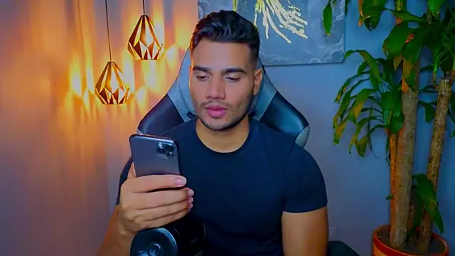 AndresR3 online show from October 2025 08:12:01 AM