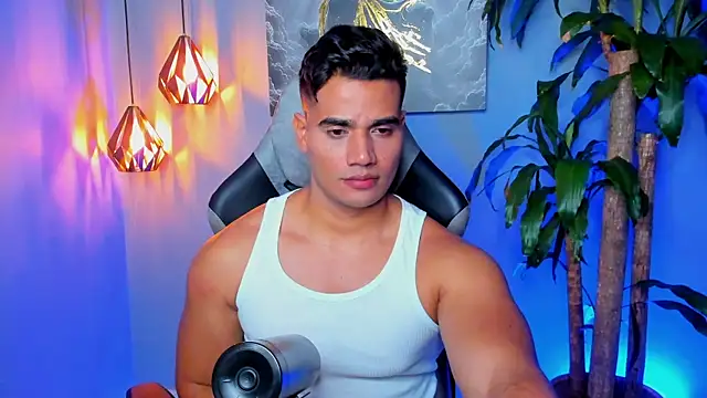 AndresR3 online show from November 2025 12:42:02 AM