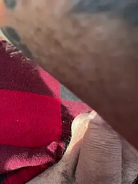 Snapshot of Chris2201hdb chatting on April 2026 09:28:02 PM Chris2201hdb online show from April 2026 09:28:02 PM