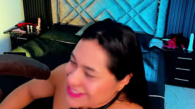 Snapshot of Issafoxx chatting on September 2025 12:20:01 PM Issafoxx online show from September 2025 12:20:01 PM