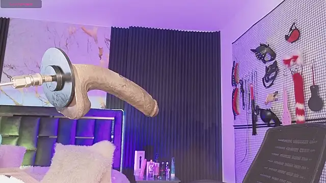 Issafoxx online show from January 2026 07:11:01 PM