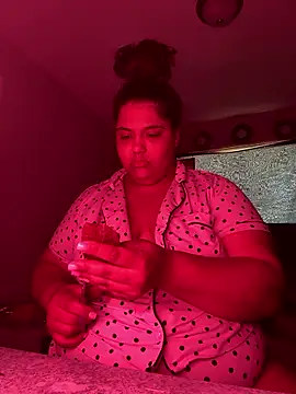 Snapshot of 1n0nlythroat chatting on January 2026 06:57:02 PM 1n0nlythroat online show from January 2026 06:57:02 PM