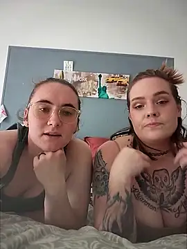 Snapshot of AndHerXO chatting on March 2026 04:21:01 PM AndHerXO online show from March 2026 04:21:01 PM