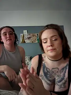 Snapshot of AndHerXO chatting on March 2026 01:06:01 PM AndHerXO online show from March 2026 01:06:01 PM