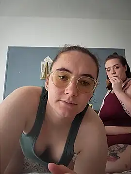 Snapshot of AndHerXO chatting on April 2026 01:43:02 PM AndHerXO online show from April 2026 01:43:02 PM