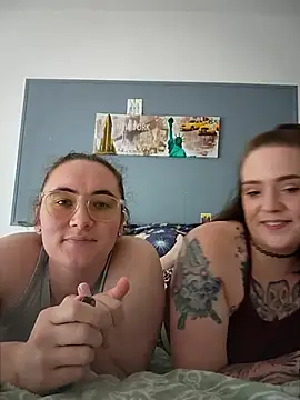 Snapshot of AndHerXO chatting on May 2026 04:03:02 PM AndHerXO online show from May 2026 04:03:02 PM