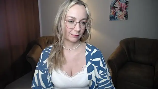 Snapshot of Ava_Elior chatting on June 2026 12:09:01 PM Ava Elior online show from June 2026 12:09:01 PM