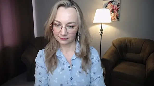 Snapshot of Ava_Elior chatting on June 2026 11:45:02 AM Ava Elior online show from June 2026 11:45:02 AM