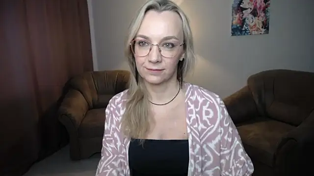 Snapshot of Ava_Elior chatting on July 2026 10:19:02 AM Ava Elior online show from July 2026 10:19:02 AM