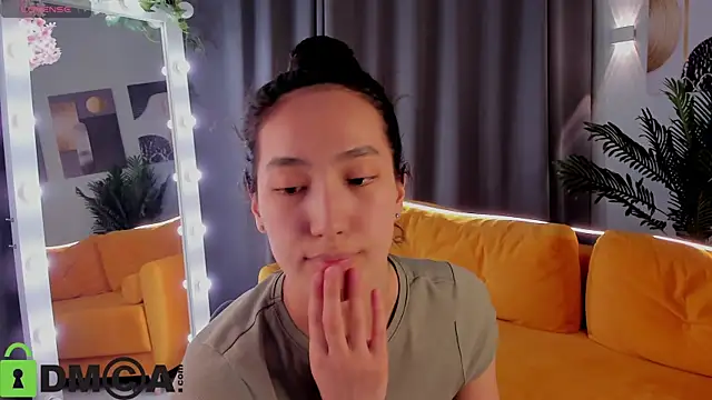 Snapshot of FlirtyAura chatting on April 2026 01:41:01 PM FlirtyAura online show from April 2026 01:41:01 PM