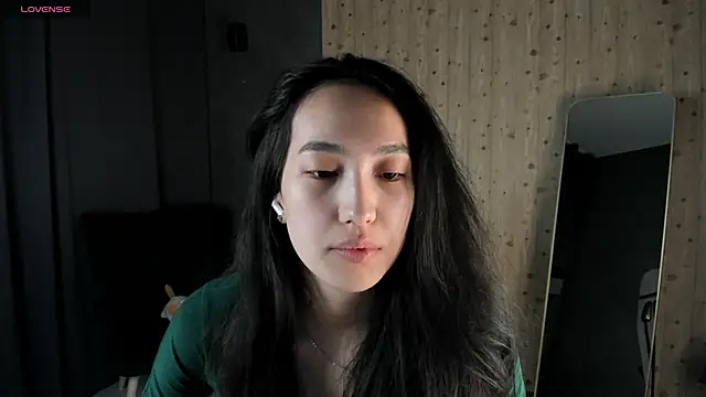 Snapshot of FlirtyAura chatting on April 2026 01:31:02 AM FlirtyAura online show from April 2026 01:31:02 AM