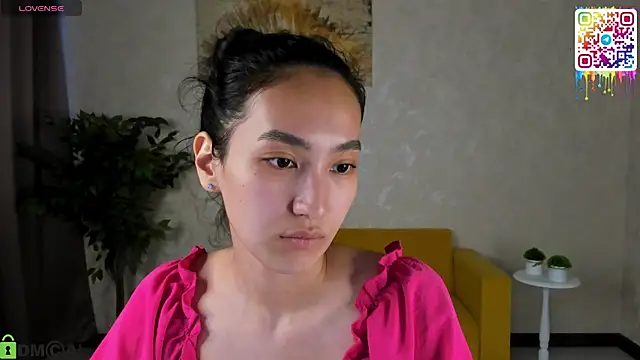 Snapshot of FlirtyAura chatting on May 2026 11:40:01 AM FlirtyAura online show from May 2026 11:40:01 AM