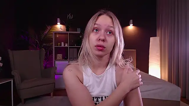 Pooja Hegde online show from October 2025 01:03:01 AM