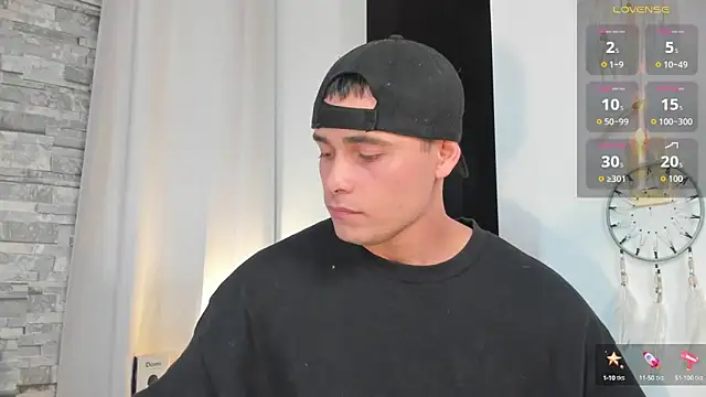 connorsmiith online show from October 2025 02:40:01 PM