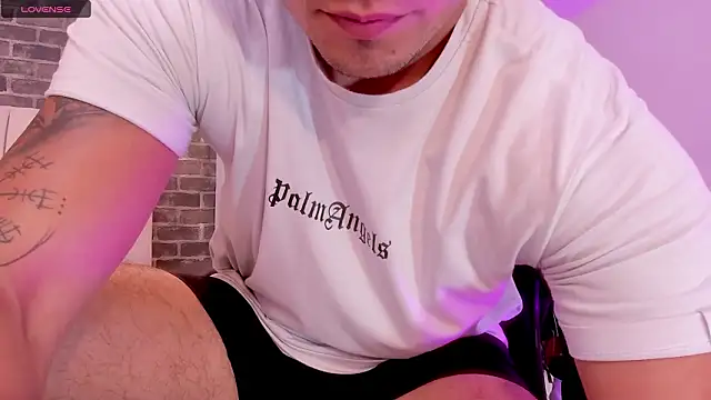 connorsmiith online show from March 2026 12:56:02 PM