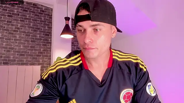 connorsmiith online show from March 2026 03:51:01 PM