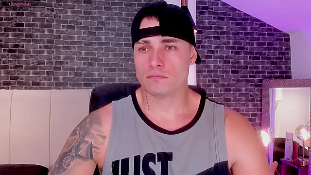 connorsmiith online show from April 2026 10:30:02 PM