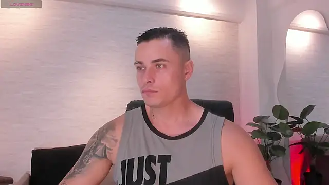 connorsmiith online show from April 2026 11:32:01 PM