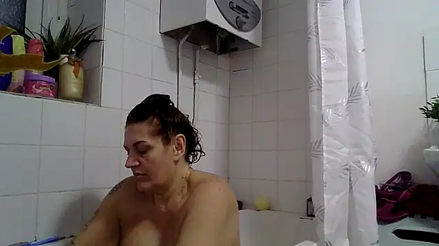 Snapshot of RubyyRosee chatting on December 2025 09:34:02 PM RubyyRosee online show from December 2025 09:34:02 PM